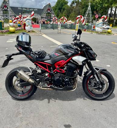 KAWASAKI Z900 KAWASAKI Z900